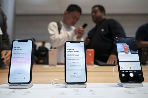 Chuyện hi hữu: Apple bị kiện vì biến trai thẳng’ thành đồng tính - Ảnh 1. Chuyện hi hữu: Apple bị kiện vì biến trai thẳng’ thành đồng tính - Ảnh 1.