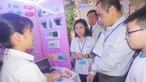 Một học sinh làm dự án, cả nhóm được điểm có công bằng? - Ảnh 1. Một học sinh làm dự án, cả nhóm được điểm có công bằng? - Ảnh 1.