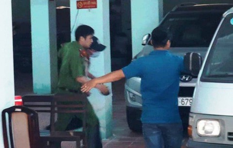 Khám xét nơi làm việc phó chánh án tòa quận 4 - Ảnh 3.