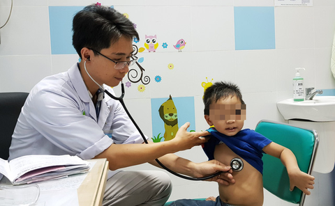 Trẻ mắc bệnh nhiễm siêu vi, hô hấp tăng vọt - Ảnh 2. Trẻ mắc bệnh nhiễm siêu vi, hô hấp tăng vọt - Ảnh 2.