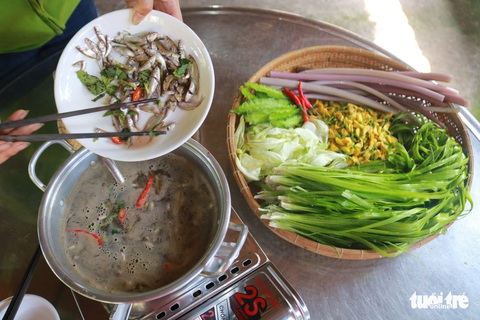 Tuyệt phẩm hẹ nước ăn kèm lẩu mắm, mắm kho - Ảnh 11. Tuyệt phẩm hẹ nước ăn kèm lẩu mắm, mắm kho - Ảnh 11.