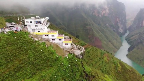 Hà Giang lập đoàn kiểm tra công trình trái phép trên đèo Mã Pì Lèng - Ảnh 1. Hà Giang lập đoàn kiểm tra công trình trái phép trên đèo Mã Pì Lèng - Ảnh 1.