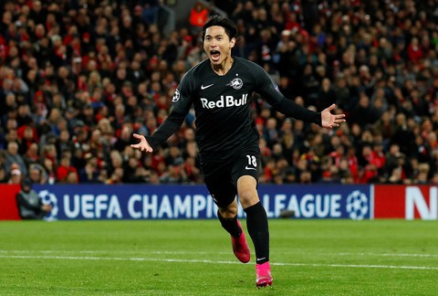 Cầu thủ Nhật sút tung lưới Liverpool từng ‘bó tay’ trước Văn Lâm ở Asian Cup - Ảnh 2. Cầu thủ Nhật sút tung lưới Liverpool từng ‘bó tay’ trước Văn Lâm ở Asian Cup - Ảnh 2.