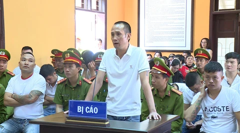 Tuấn thần đèn xứ Thanh lãnh án tù vì gây rối trật tự công cộng - Ảnh 1. Tuấn thần đèn xứ Thanh lãnh án tù vì gây rối trật tự công cộng - Ảnh 1.