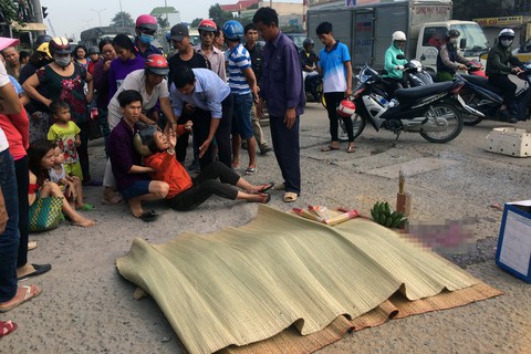 Đi mua đồ ăn sáng cho em, học sinh lớp 6 bị xe ben cán tử vong - Ảnh 1. Đi mua đồ ăn sáng cho em, học sinh lớp 6 bị xe ben cán tử vong - Ảnh 1.