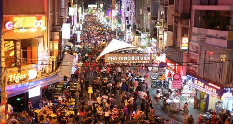 Bốn điều khách nước ngoài nhất định làm khi đến Sài Gòn - Ảnh 2. Bốn điều khách nước ngoài nhất định làm khi đến Sài Gòn - Ảnh 2.