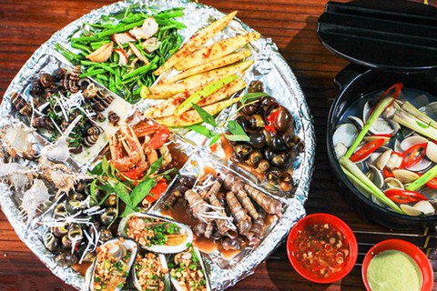 Bốn điều khách nước ngoài nhất định làm khi đến Sài Gòn - Ảnh 4. Bốn điều khách nước ngoài nhất định làm khi đến Sài Gòn - Ảnh 4.