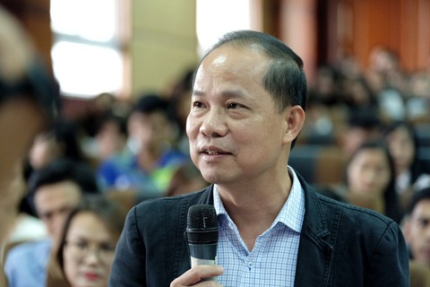 Nhà báo Lê Xuân Trung - phó Tổng biên tập báo Tuổi Trẻ - Ảnh: NAM TRẦN Nhà báo Lê Xuân Trung - phó Tổng biên tập báo Tuổi Trẻ - Ảnh: NAM TRẦN