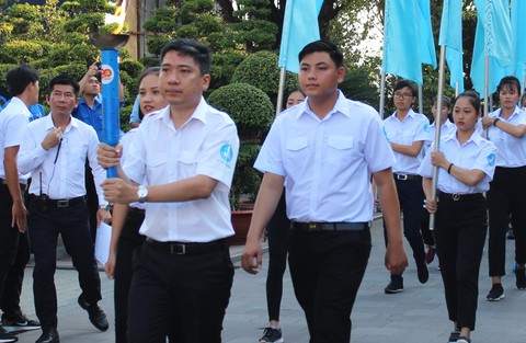 Anh Nguyễn Việt Quế Sơn làm phó bí thư Quận ủy Bình Tân - Ảnh 4. Anh Nguyễn Việt Quế Sơn làm phó bí thư Quận ủy Bình Tân - Ảnh 4.