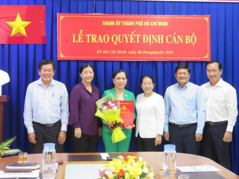 Bà Thái Thị Bích Liên giữ chức bí thư Quận ủy quận 4 - Ảnh 2. Bà Thái Thị Bích Liên giữ chức bí thư Quận ủy quận 4 - Ảnh 2.