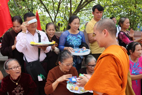 Hành hương Phật giáo 5 nước Mekong: Nơi đâu người dân cũng mỉm cười - Ảnh 6. Hành hương Phật giáo 5 nước Mekong: Nơi đâu người dân cũng mỉm cười - Ảnh 6.