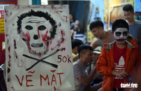 Vui đêm Halloween, Tây ta hòa quyện - Ảnh 12. Vui đêm Halloween, Tây ta hòa quyện - Ảnh 12.