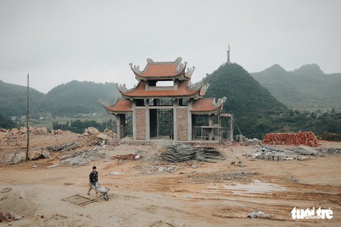 Hà Giang khẳng định dự án tâm linh Lũng Cú phù hợp quy hoạch - Ảnh 2. Hà Giang khẳng định dự án tâm linh Lũng Cú phù hợp quy hoạch - Ảnh 2.