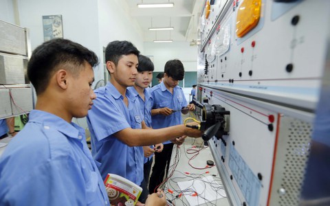 Bỏ đại học đi học nghề: Ổn thôi, nhưng đừng để lay lắt - Ảnh 1. Bỏ đại học đi học nghề: Ổn thôi, nhưng đừng để lay lắt - Ảnh 1.