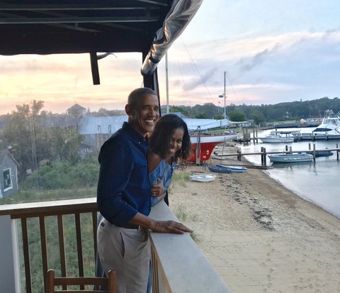 Michelle Obama: 27 năm trước, anh ấy hứa về những chuyến phiêu lưu bất ngờ - Ảnh 2. Michelle Obama: 27 năm trước, anh ấy hứa về những chuyến phiêu lưu bất ngờ - Ảnh 2.