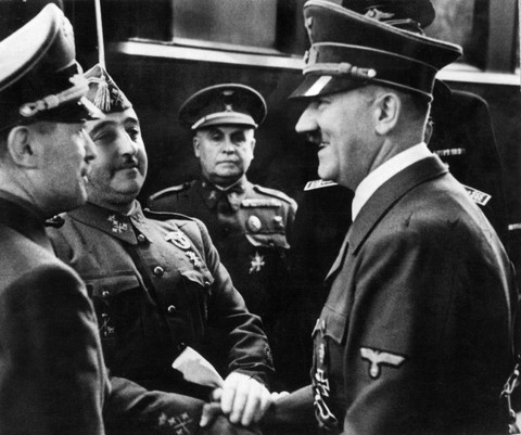 Trùm phát xít Hitler từng được đề cử Nobel hòa bình - Ảnh 1. Trùm phát xít Hitler từng được đề cử Nobel hòa bình - Ảnh 1.