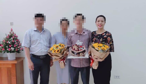 Rắc rối chuyện nữ trưởng phòng Ái Sa thật, Ái Sa giả - Ảnh 1. Rắc rối chuyện nữ trưởng phòng Ái Sa thật, Ái Sa giả - Ảnh 1.
