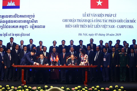 Việt Nam và Campuchia ký thỏa thuận biên giới lịch sử - Ảnh 2. Việt Nam và Campuchia ký thỏa thuận biên giới lịch sử - Ảnh 2.