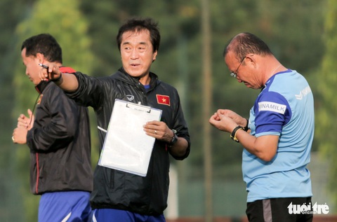 Tuyển Việt Nam thiếu quân tập luyện vì nhóm cầu thủ Hà Nội FC về muộn - Ảnh 8. Tuyển Việt Nam thiếu quân tập luyện vì nhóm cầu thủ Hà Nội FC về muộn - Ảnh 8.