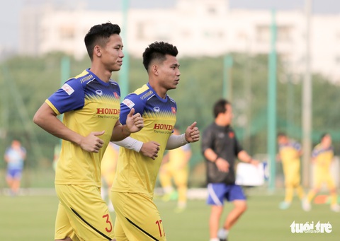 Tuyển Việt Nam thiếu quân tập luyện vì nhóm cầu thủ Hà Nội FC về muộn - Ảnh 4. Tuyển Việt Nam thiếu quân tập luyện vì nhóm cầu thủ Hà Nội FC về muộn - Ảnh 4.