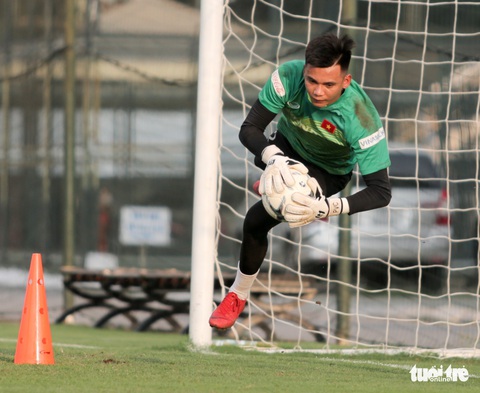 Tuyển Việt Nam thiếu quân tập luyện vì nhóm cầu thủ Hà Nội FC về muộn - Ảnh 10. Tuyển Việt Nam thiếu quân tập luyện vì nhóm cầu thủ Hà Nội FC về muộn - Ảnh 10.