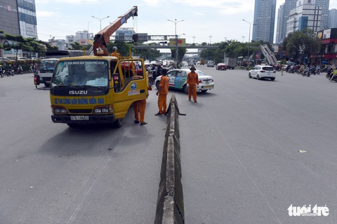 Giao thông xáo trộn ngày đầu đóng nút giao Nguyễn Văn Thương - Điện Biên Phủ - Ảnh 5. Giao thông xáo trộn ngày đầu đóng nút giao Nguyễn Văn Thương - Điện Biên Phủ - Ảnh 5.