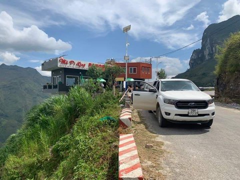 Công trình trái phép trên đèo Mã Pì Lèng vẫn đang hoạt động bình thường - Ảnh 5. Công trình trái phép trên đèo Mã Pì Lèng vẫn đang hoạt động bình thường - Ảnh 5.