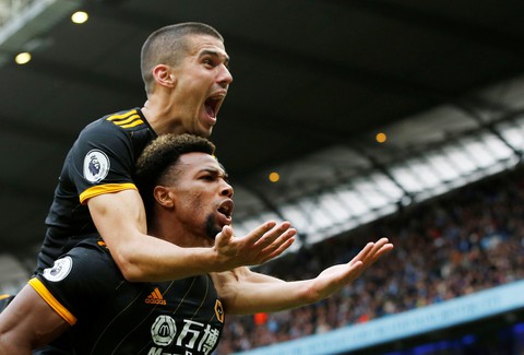M.C bị ‘sát thủ các ông lớn’ Wolverhampton hạ gục tại thánh địa Etihad - Ảnh 2. M.C bị ‘sát thủ các ông lớn’ Wolverhampton hạ gục tại thánh địa Etihad - Ảnh 2.