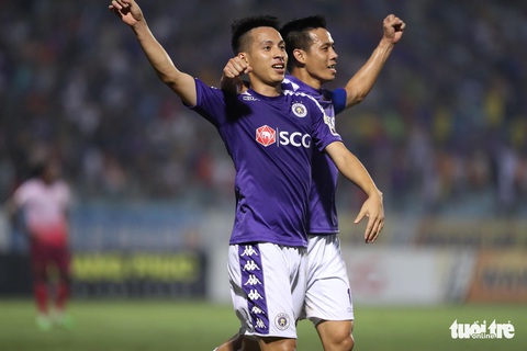 Tiền vệ Hùng Dũng: ‘HLV Park Hang Seo tiếc vì Hà Nội FC bị loại ở AFC Cup’ - Ảnh 2. Tiền vệ Hùng Dũng: ‘HLV Park Hang Seo tiếc vì Hà Nội FC bị loại ở AFC Cup’ - Ảnh 2.