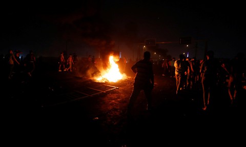 Biểu tình khắp nơi, hơn trăm người chết, Iraq hứa cải tổ - Ảnh 4. Biểu tình khắp nơi, hơn trăm người chết, Iraq hứa cải tổ - Ảnh 4.