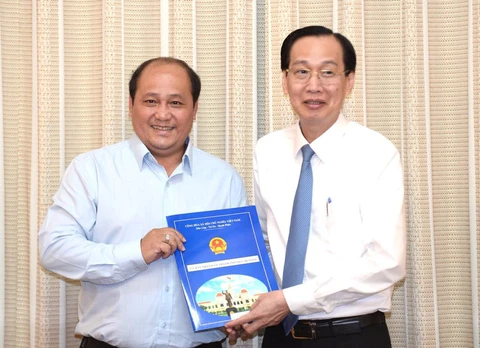TP.HCM: Phó giám đốc Sở Quy hoạch - kiến trúc làm chủ tịch huyện Nhà Bè - Ảnh 4. TP.HCM: Phó giám đốc Sở Quy hoạch - kiến trúc làm chủ tịch huyện Nhà Bè - Ảnh 4.