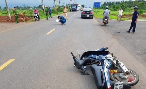 Mong cảnh sát giao thông đừng núp lùm, nhảy xổ ra đường - Ảnh 1. Mong cảnh sát giao thông đừng núp lùm, nhảy xổ ra đường - Ảnh 1.