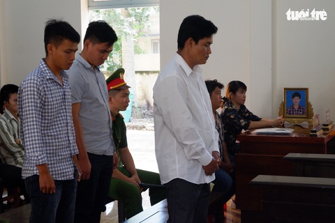 Tăng án phạt gần gấp đôi với cán bộ trại giam đánh phạm nhân tử vong - Ảnh 1. Tăng án phạt gần gấp đôi với cán bộ trại giam đánh phạm nhân tử vong - Ảnh 1.