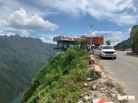 Xây trái phép trên đèo Mã Pí Lèng: Dỡ ngay để không ai còn mơ hồ về luật Di sản - Ảnh 3. Xây trái phép trên đèo Mã Pí Lèng: Dỡ ngay để không ai còn mơ hồ về luật Di sản - Ảnh 3.