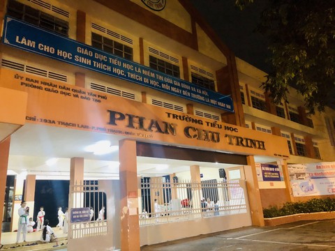 Nên lắp camera ở trường tiểu học để ngăn bạo hành? - Ảnh 1. Nên lắp camera ở trường tiểu học để ngăn bạo hành? - Ảnh 1.