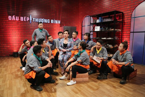 Việt Hương hóa mẹ kế, bắt thí sinh Top Chef lựa đậu - Ảnh 3. Việt Hương hóa mẹ kế, bắt thí sinh Top Chef lựa đậu - Ảnh 3.
