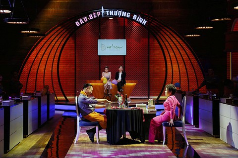 Việt Hương hóa mẹ kế, bắt thí sinh Top Chef lựa đậu - Ảnh 4. Việt Hương hóa mẹ kế, bắt thí sinh Top Chef lựa đậu - Ảnh 4.