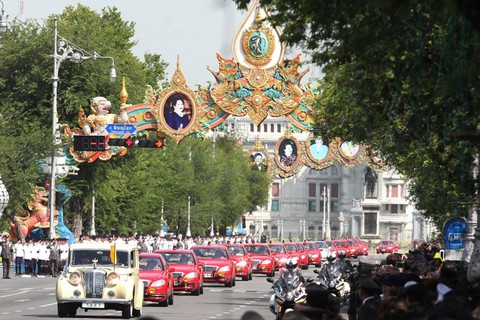 Thanh niên Thái bị bắt vì mạo phạm hoàng gia trên mạng xã hội - Ảnh 2. Thanh niên Thái bị bắt vì mạo phạm hoàng gia trên mạng xã hội - Ảnh 2.