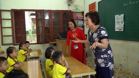 Thẩm định sách giáo khoa: Chưa đồng thuận, mời trọng tài - Ảnh 1. Thẩm định sách giáo khoa: Chưa đồng thuận, mời trọng tài - Ảnh 1.