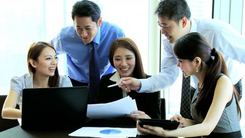 Tỉ lệ thưởng nhóm ngành tài chính cao nhất 2019, tới 30% so với lương - Ảnh 1. Tỉ lệ thưởng nhóm ngành tài chính cao nhất 2019, tới 30% so với lương - Ảnh 1.