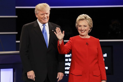 Ông Trump thách tái đấu, bà Hillary nhắn: Đừng xúi tôi! Tôi sẽ thắng ông! - Ảnh 2. Ông Trump thách tái đấu, bà Hillary nhắn: Đừng xúi tôi! Tôi sẽ thắng ông! - Ảnh 2.