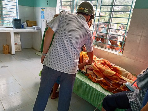 Bốn người bị sét đánh đang hồi phục sức khỏe - Ảnh 1. Bốn người bị sét đánh đang hồi phục sức khỏe - Ảnh 1.