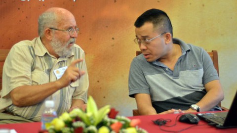 GS đoạt Nobel Vật lý 2019 từng đến Việt Nam, giao lưu với bạn đọc Tuổi Trẻ - Ảnh 5. GS đoạt Nobel Vật lý 2019 từng đến Việt Nam, giao lưu với bạn đọc Tuổi Trẻ - Ảnh 5.