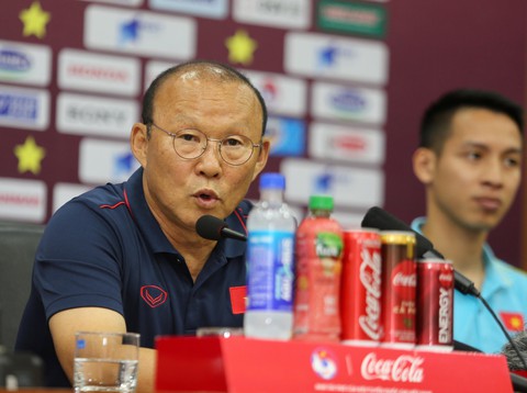 HLV Park Hang Seo: Nhờ có cầu thủ nhập tịch, tuyển Malaysia mạnh hơn so với AFF Cup 2018 - Ảnh 1. HLV Park Hang Seo: Nhờ có cầu thủ nhập tịch, tuyển Malaysia mạnh hơn so với AFF Cup 2018 - Ảnh 1.