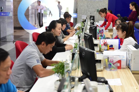 Ngân hàng nào đang trả lãi suất huy động cao nhất? - Ảnh 1. Ngân hàng nào đang trả lãi suất huy động cao nhất? - Ảnh 1.