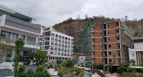 Khánh Hòa chỉ đạo xử lý vi phạm ở núi Cô Tiên, Ocean View… trước 15-11 - Ảnh 2. Khánh Hòa chỉ đạo xử lý vi phạm ở núi Cô Tiên, Ocean View… trước 15-11 - Ảnh 2.