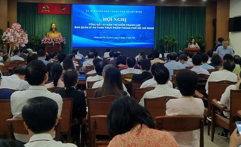 Khó xử hình sự thực phẩm bẩn vì không đủ chứng cứ - Ảnh 1. Khó xử hình sự thực phẩm bẩn vì không đủ chứng cứ - Ảnh 1.