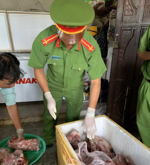 Phù phép heo nái bị dịch tả châu Phi thành thịt bò tươi - Ảnh 1. Phù phép heo nái bị dịch tả châu Phi thành thịt bò tươi - Ảnh 1.