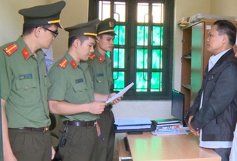 Vợ giám đốc bệnh viện tâm thần và đồng phạm tuồn thuốc ra ngoài trục lợi 1,5 tỉ đồng - Ảnh 4. Vợ giám đốc bệnh viện tâm thần và đồng phạm tuồn thuốc ra ngoài trục lợi 1,5 tỉ đồng - Ảnh 4.
