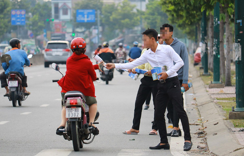 Sống chẳng dễ với nghề môi giới bất động sản sau vụ Alibaba - Ảnh 1. Sống chẳng dễ với nghề môi giới bất động sản sau vụ Alibaba - Ảnh 1.